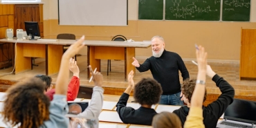 MEB8217den-Ezber-Bozan-Hamle-Egitim-Sinif-Disina-Tasiniyor-featured