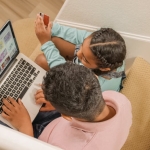 Tatillerde-Cocuklarin-Dijital-Guvenligi-Kapsamli-Ebeveyn-Rehberi-featured