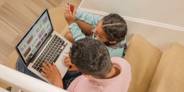 Tatillerde-Cocuklarin-Dijital-Guvenligi-Kapsamli-Ebeveyn-Rehberi-featured