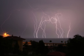 Meteoroloji8217den-14-Ilde-Siddetli-Yagis-ve-Firtina-Alarmi-featured