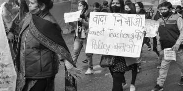 Ogretmenler-Icin-Kalkan-Talebi-Yasa-Mi-Savunma-Hakki-Mi-featured