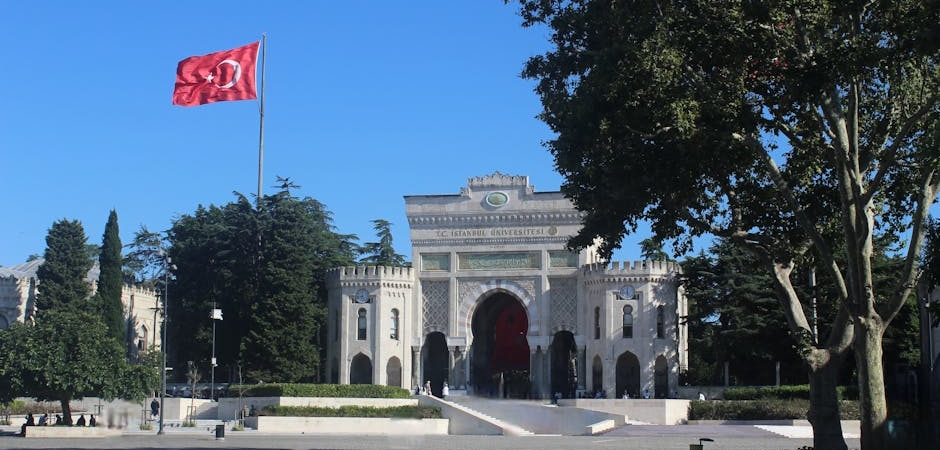 Universite-Basvurularinda-Rekor-Dusus-Nedenleri-Neler-featured