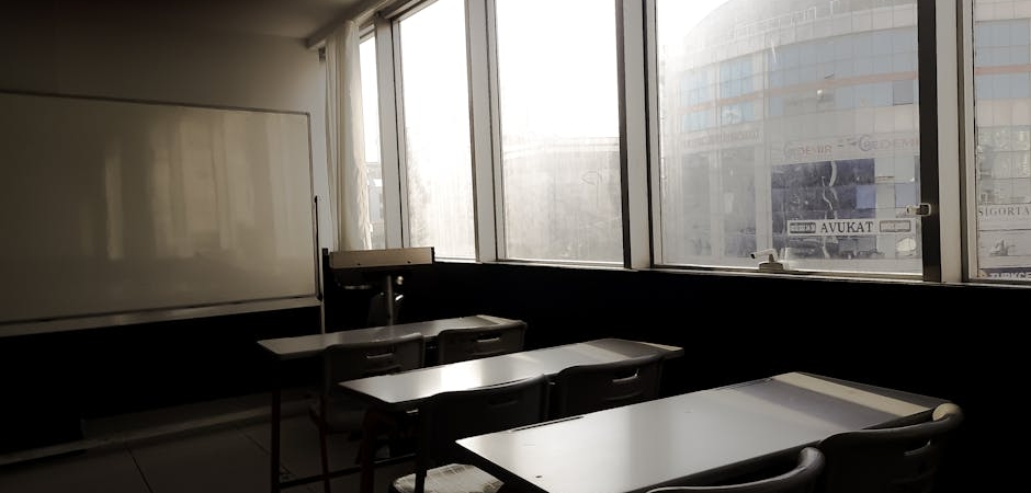 Afyonkarahisar8217da-Veliden-Sinif-Icinde-Ogretmene-Sok-Saldiri-featured