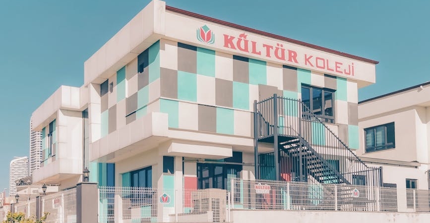 Buca-Ufuk-Koleji-Asilsiz-Saldiri-Iddialarini-Yalanladi-featured