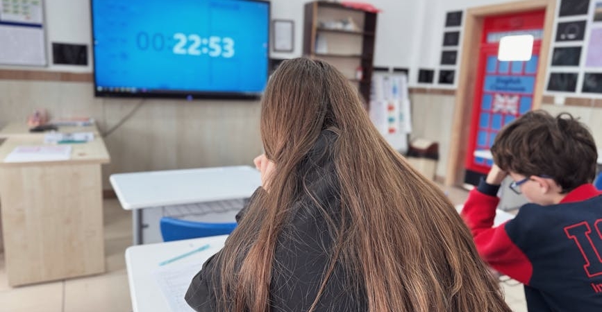 Izmir8217de-Okul-Saldirisi-Hazirligi-Iddiasi-8-Ogrenci-Gozaltinda-featured