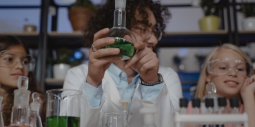 Ogretmenlerle-Barisik-Siyasetin-Onemi-Gelecegin-Anahtari-featured