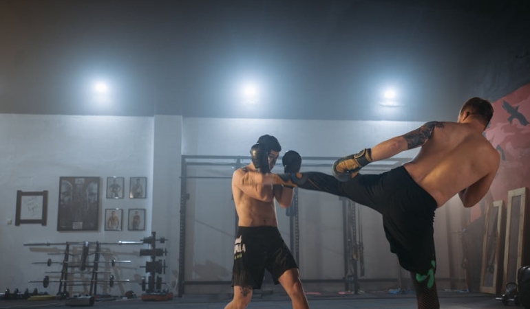 MSU-Ogrencilerinden-Kick-Boks-ve-Hentbolda-Cifte-Basari-featured