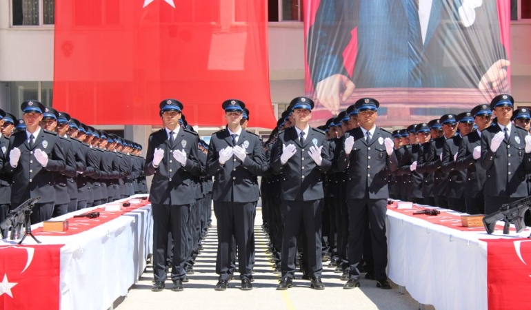 Resmi-Gazete-33378-Egitim-ve-Kamu-Personeline-Yeni-Duzenlemeler-featured